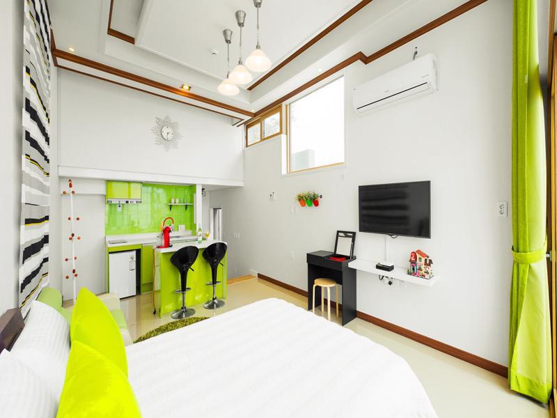 Sea & Pine Pension Namhae Eksteriør billede